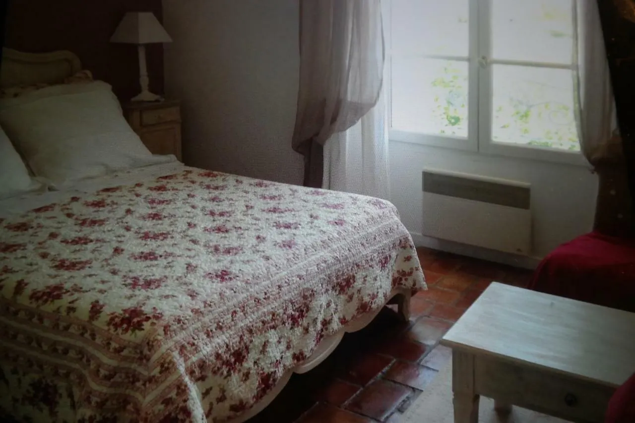 Les Chambres De Gina Sollies Pont Bed & Breakfast